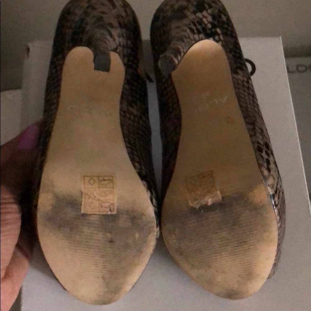 Shoes - Picture 3 of 4